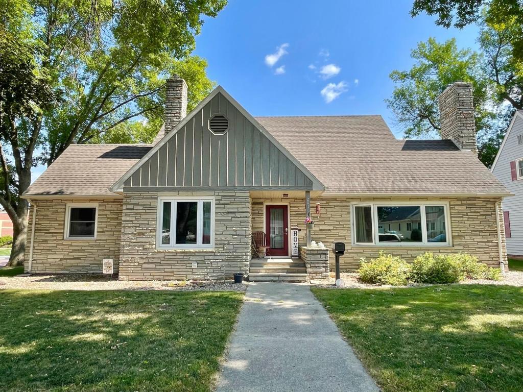 Reiner Real Estate All Listings